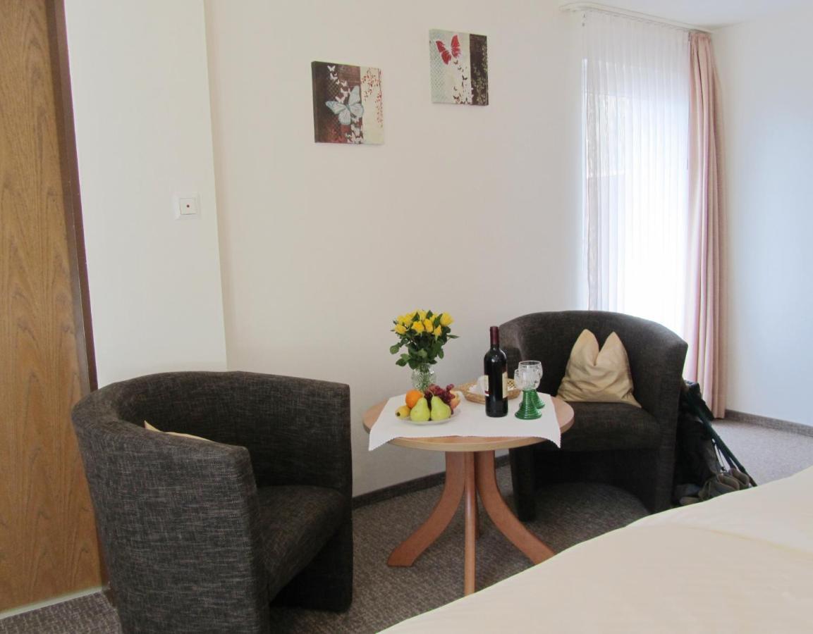 Pension Haus Waldfrieden, Meinecardplus Inklusive 维林根 客房 照片