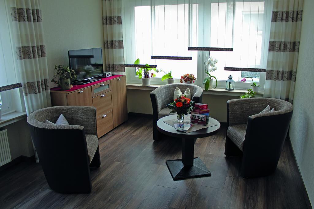 Pension Haus Waldfrieden, Meinecardplus Inklusive 维林根 外观 照片