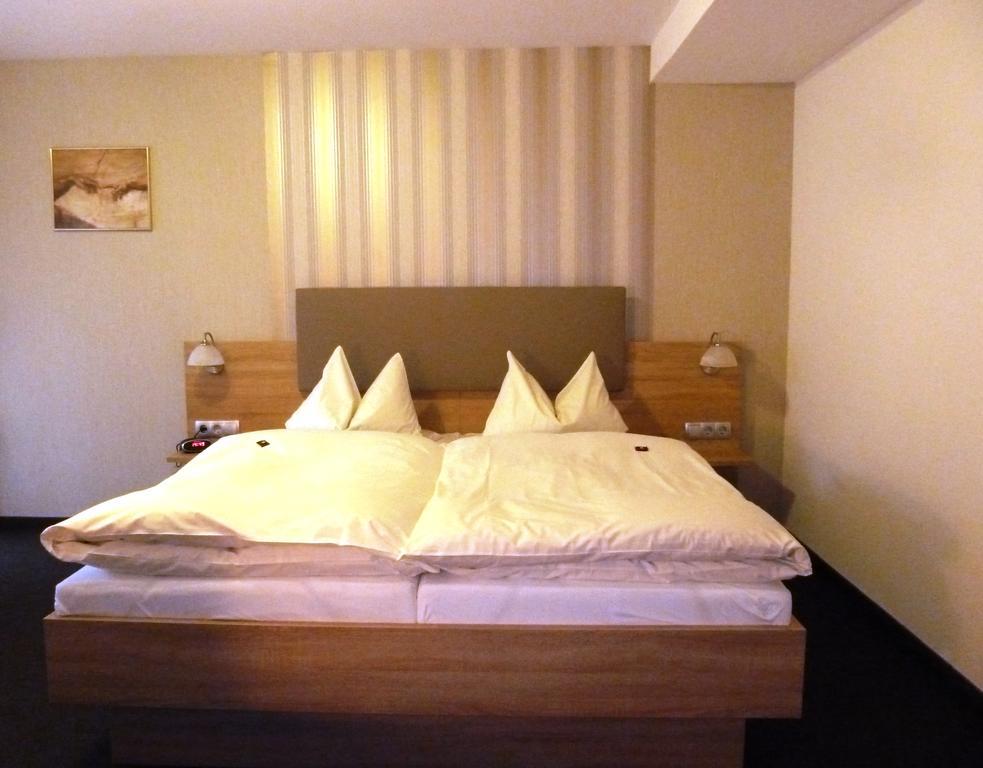 Pension Haus Waldfrieden, Meinecardplus Inklusive 维林根 外观 照片