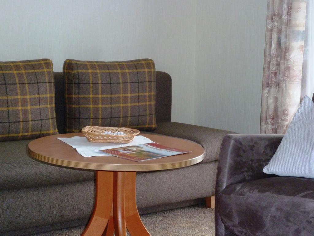 Pension Haus Waldfrieden, Meinecardplus Inklusive 维林根 外观 照片